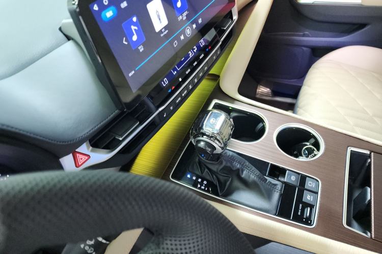 Used Toyota SIENNA 2023 2.5L Hybrid Comfort Edition Interior 7