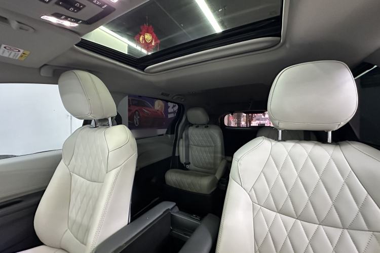 Used Toyota SIENNA 2023 2.5L Hybrid Comfort Edition Interior 7
