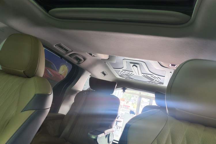 Used Toyota SIENNA 2023 2.5L Hybrid Comfort Edition Interior 8