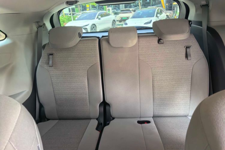 Used Toyota SIENNA 2023 2.5L Hybrid Comfort Edition Interior 8