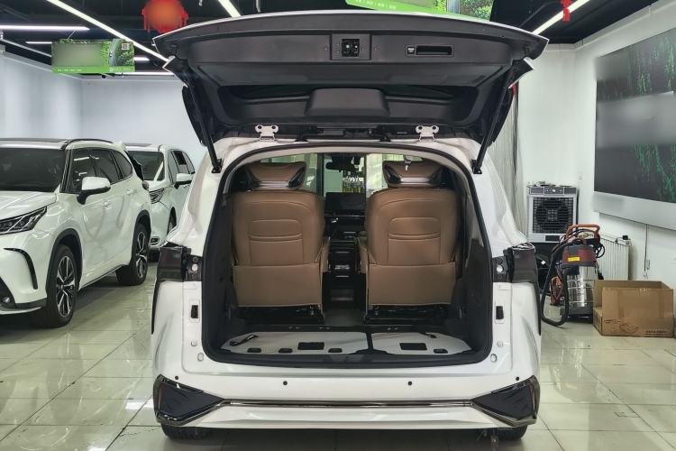 Used Toyota SIENNA 2023 2.5L Hybrid Comfort Edition Interior 9