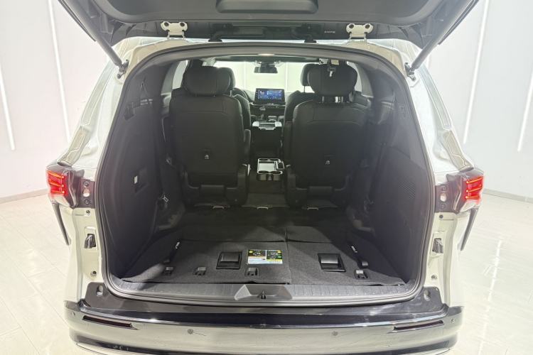 Used Toyota SIENNA 2023 2.5L Hybrid Deluxe Edition Interior 9