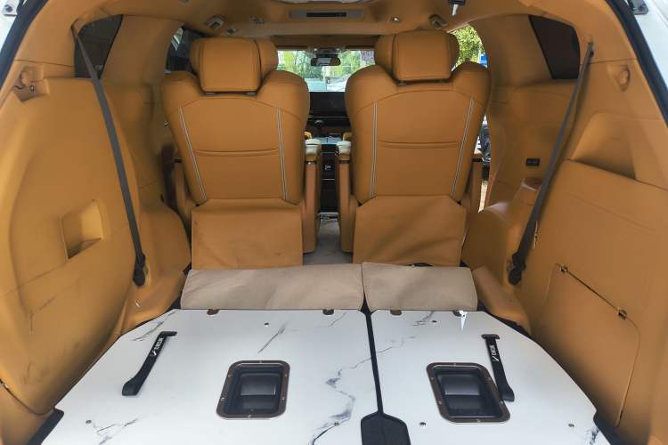 Used Toyota SIENNA 2023 2.5L Hybrid Comfort Edition Interior 9
