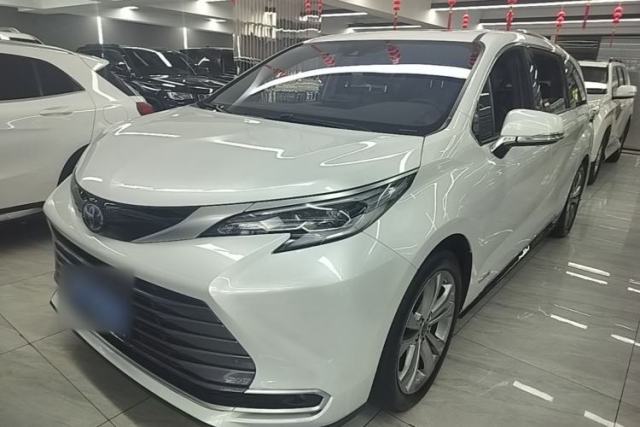 Used Toyota SIENNA 2023 2.5L Hybrid Deluxe Edition