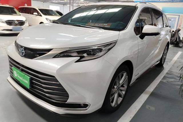 Used Toyota SIENNA 2023 2.5L Hybrid Deluxe Edition