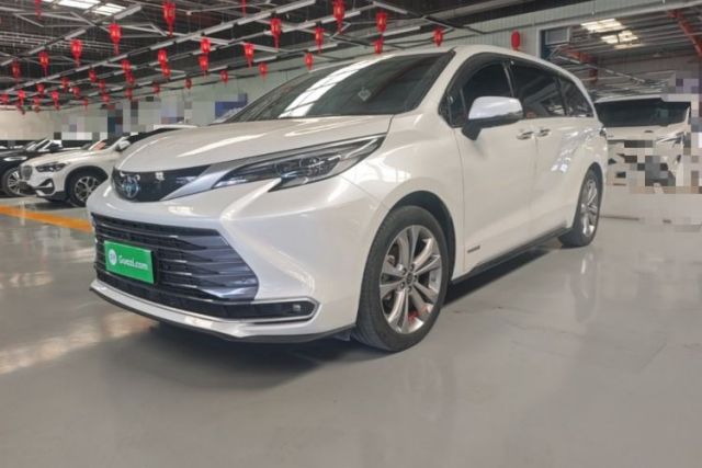 Used Toyota SIENNA 2023 2.5L Hybrid Deluxe Edition