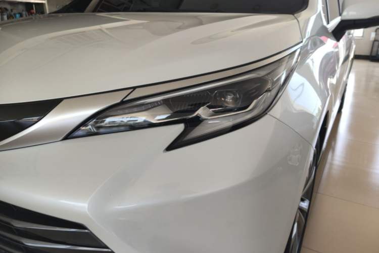 Used Toyota SIENNA 2023 2.5L Hybrid Deluxe Edition Left Front Headlight