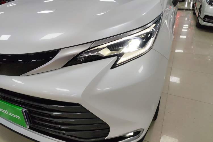 Used Toyota SIENNA 2023 2.5L Hybrid Deluxe Edition Left Front Headlight