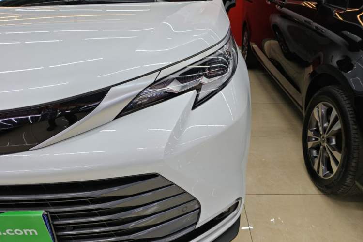 Used Toyota SIENNA 2023 2.5L Hybrid Deluxe Edition Left Front Headlight