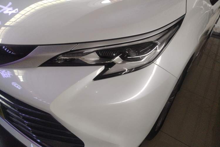 Used Toyota SIENNA 2023 2.5L Hybrid Deluxe Edition Left Front Headlight