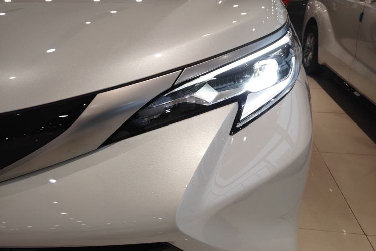 Used Toyota SIENNA 2023 2.5L Hybrid Deluxe Edition Left Front Headlight