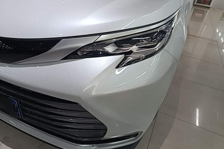 Used Toyota SIENNA 2023 2.5L Hybrid Deluxe Edition Left Front Headlight