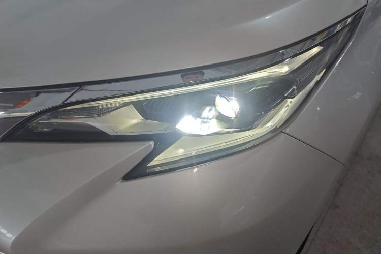 Used Toyota SIENNA 2023 2.5L Hybrid Comfort Edition Left Front Headlight
