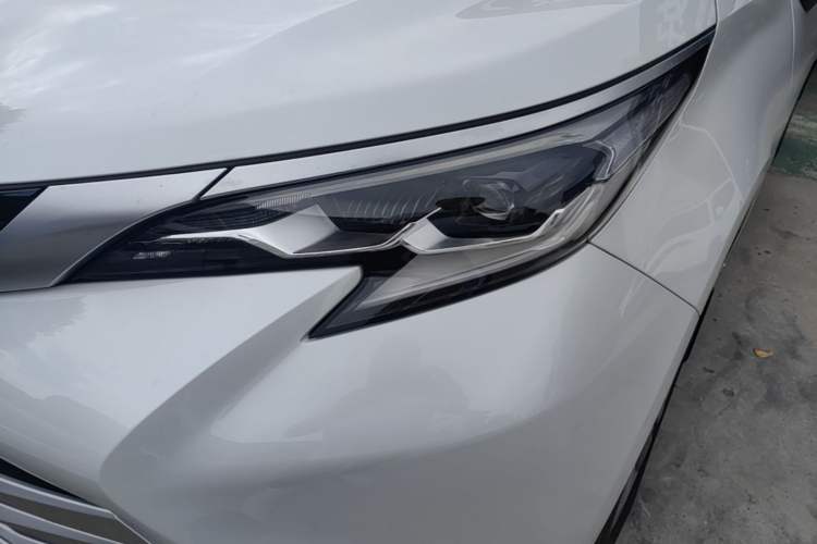 Used Toyota SIENNA 2023 2.5L Hybrid Deluxe Edition Left Front Headlight