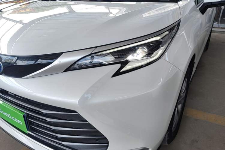 Used Toyota SIENNA 2023 2.5L Hybrid Luxury Edition Left Front Headlight