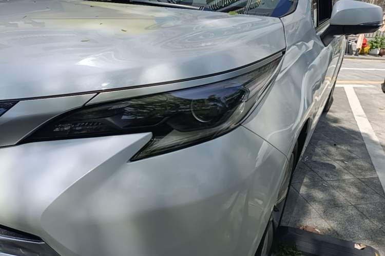 Used Toyota SIENNA 2023 2.5L Hybrid Platinum Edition Left Front Headlight