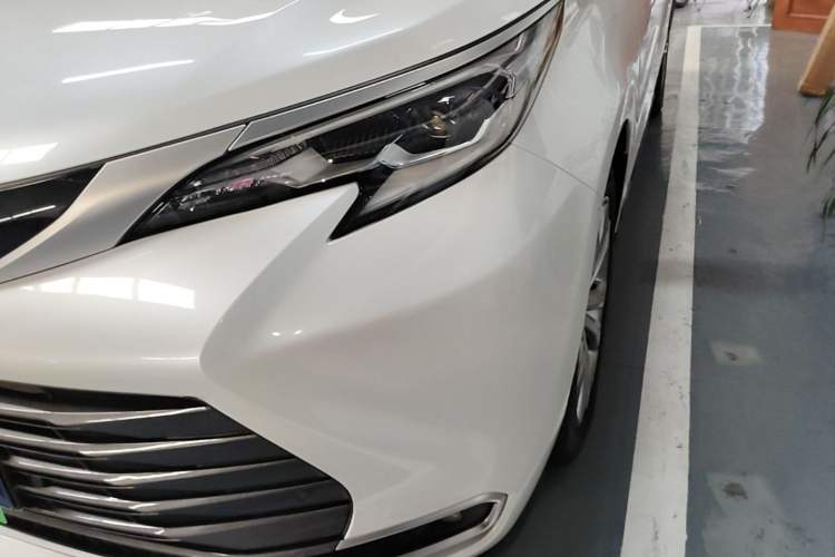 Used Toyota SIENNA 2023 2.5L Hybrid Deluxe Edition Left Front Headlight