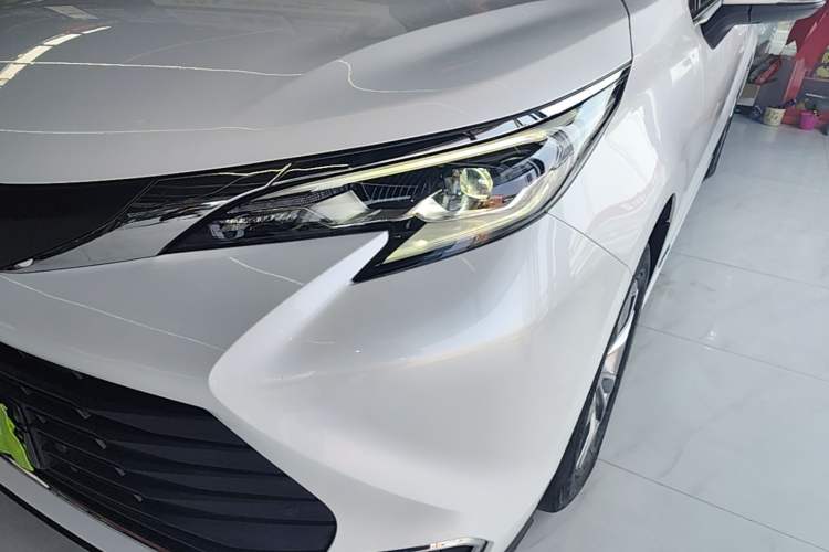 Used Toyota SIENNA 2023 2.5L Hybrid Comfort Edition Left Front Headlight
