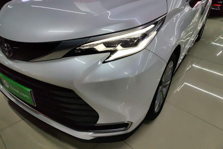 Used Toyota SIENNA 2023 2.5L Hybrid Ultimate Edition Left Front Headlight