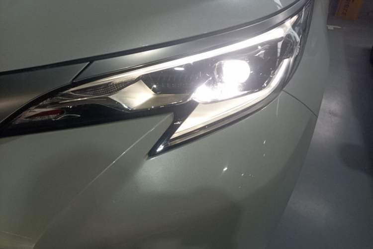 Used Toyota SIENNA 2023 2.5L Hybrid Deluxe Edition Left Front Headlight