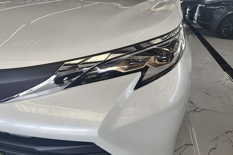 Used Toyota SIENNA 2023 2.5L Hybrid Comfort Edition Left Front Headlight