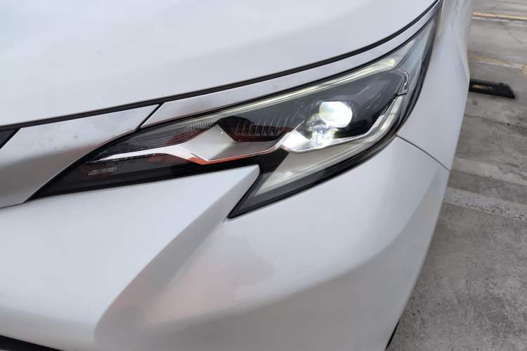 Used Toyota SIENNA 2023 2.5L Hybrid Luxury Edition Left Front Headlight