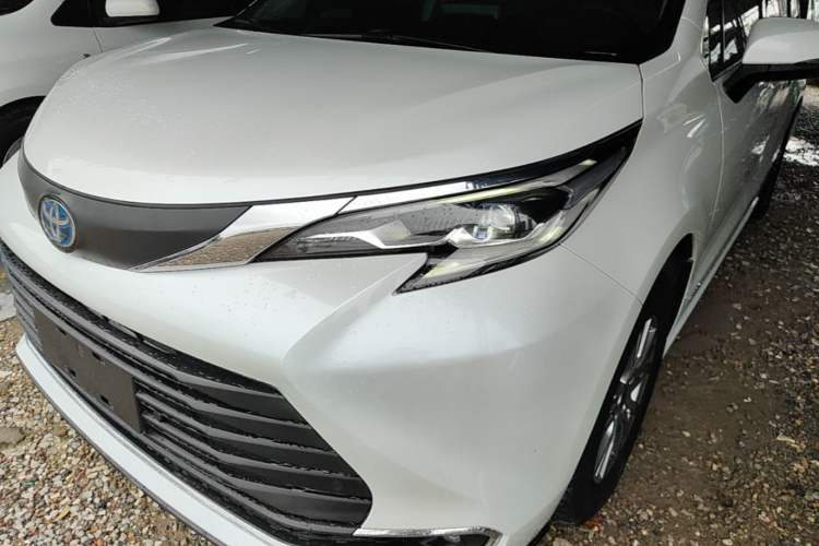 Used Toyota SIENNA 2023 2.5L Hybrid Comfort Edition Left Front Headlight