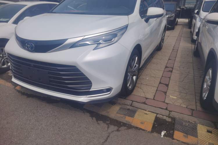 Used Toyota SIENNA 2023 2.5L Hybrid Deluxe Edition Left Front Headlight