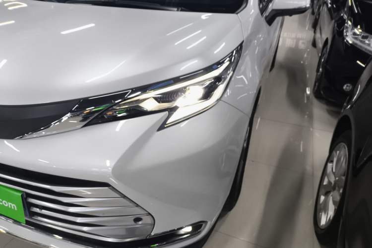 Used Toyota SIENNA 2023 2.5L Hybrid Comfort Edition Left Front Headlight