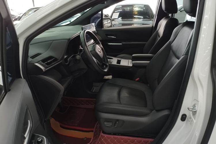 Used Toyota SIENNA 2023 2.5L Hybrid Deluxe Edition Left Front Seat