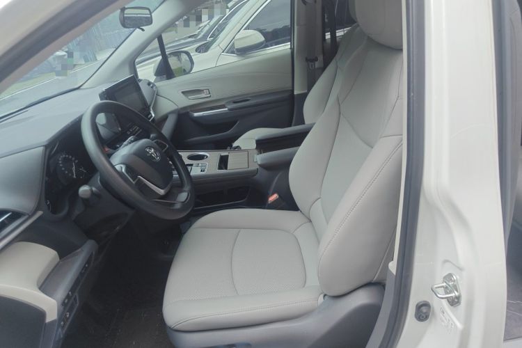 Used Toyota SIENNA 2023 2.5L Hybrid Comfort Edition Left Front Seat