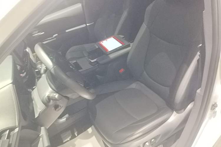 Used Toyota SIENNA 2023 2.5L Hybrid Platinum Edition Left Front Seat