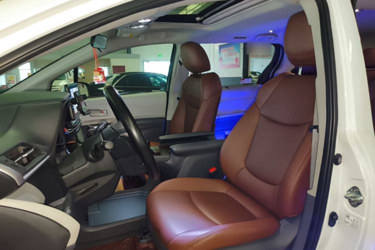 Used Toyota SIENNA 2023 2.5L Hybrid Comfort Edition Left Front Seat
