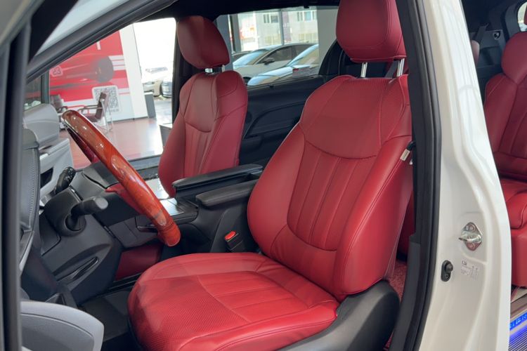Used Toyota SIENNA 2023 2.5L Hybrid Deluxe Edition Left Front Seat