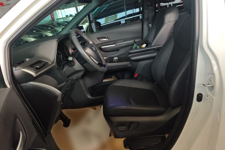 Used Toyota SIENNA 2023 2.5L Hybrid Deluxe Edition Left Front Seat