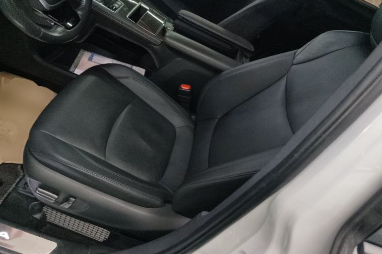 Used Toyota SIENNA 2023 2.5L Hybrid Deluxe Edition Left Front Seat