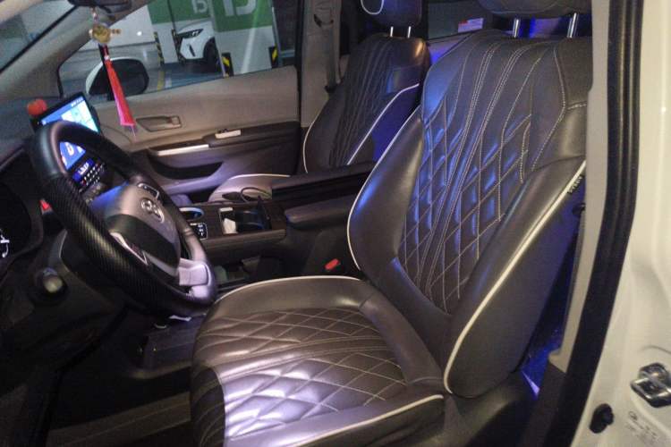 Used Toyota SIENNA 2023 2.5L Hybrid Comfort Edition Left Front Seat