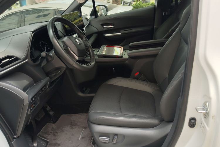 Used Toyota SIENNA 2023 2.5L Hybrid Deluxe Edition Left Front Seat