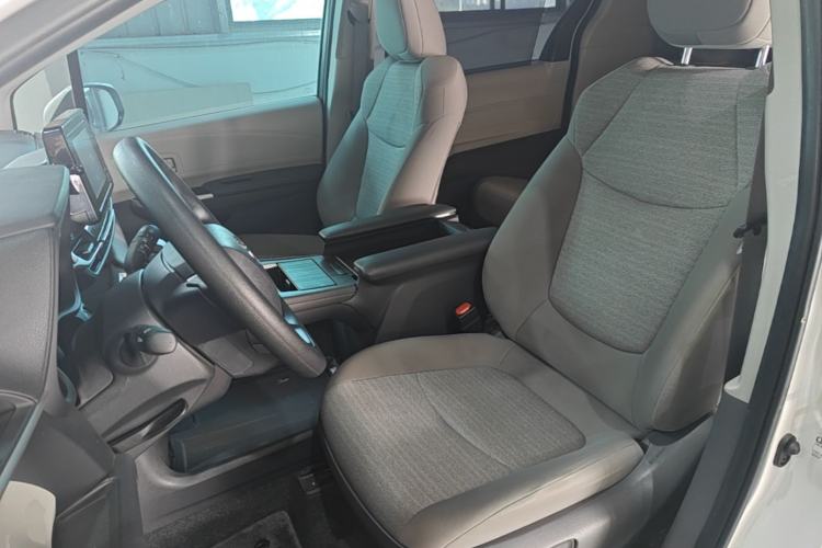 Used Toyota SIENNA 2023 2.5L Hybrid Comfort Edition Left Front Seat
