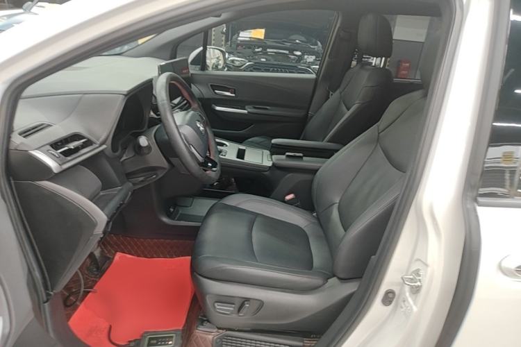 Used Toyota SIENNA 2023 2.5L Hybrid Deluxe Edition Left Front Seat