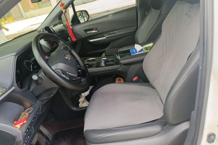 Used Toyota SIENNA 2023 2.5L Hybrid Deluxe Edition Left Front Seat