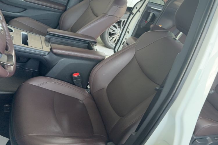 Used Toyota SIENNA 2023 2.5L Hybrid Platinum Edition Left Front Seat