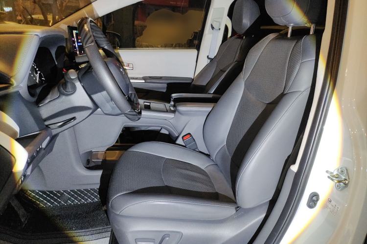 Used Toyota SIENNA 2023 2.5L Hybrid Comfort Edition Left Front Seat