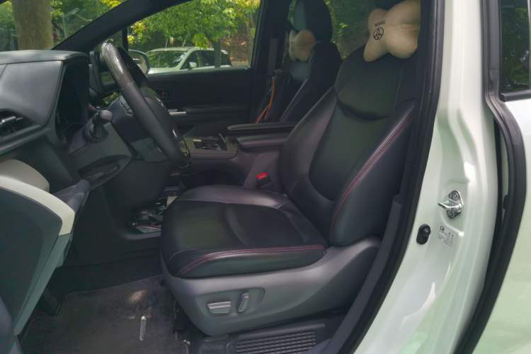 Used Toyota SIENNA 2023 2.5L Hybrid Comfort Edition Left Front Seat
