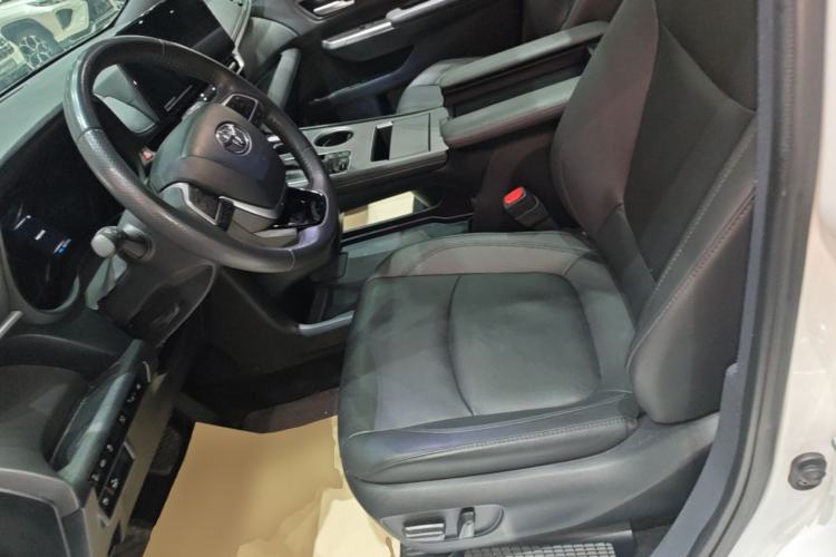 Used Toyota SIENNA 2023 2.5L Hybrid Deluxe Edition Left Front Seat