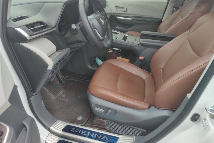 Used Toyota SIENNA 2023 2.5L Hybrid Comfort Edition Left Front Seat