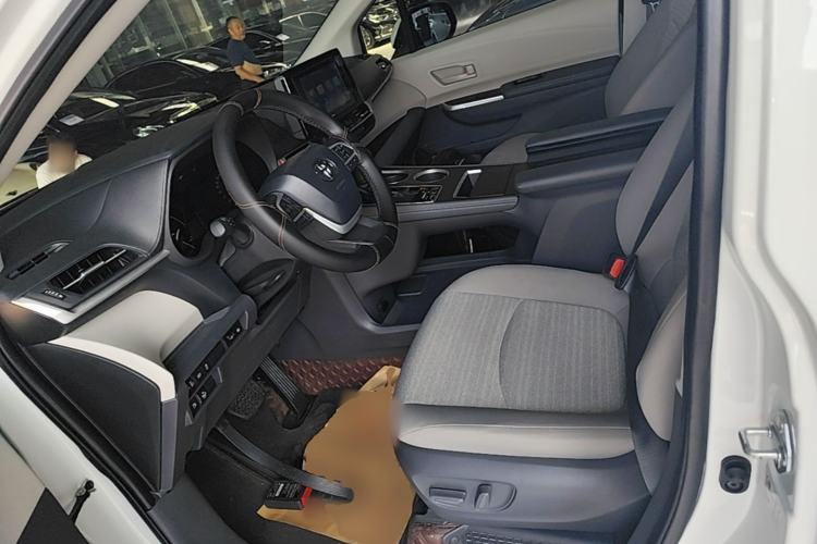 Used Toyota SIENNA 2023 2.5L Hybrid Comfort Edition Left Front Seat