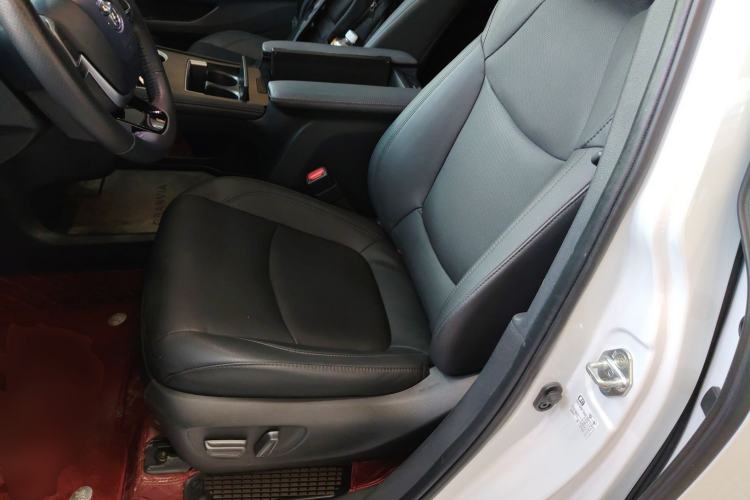 Used Toyota SIENNA 2023 2.5L Hybrid Deluxe Edition Left Front Seat