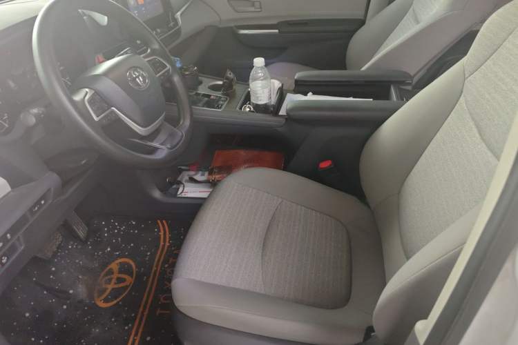 Used Toyota SIENNA 2023 2.5L Hybrid Comfort Edition Left Front Seat