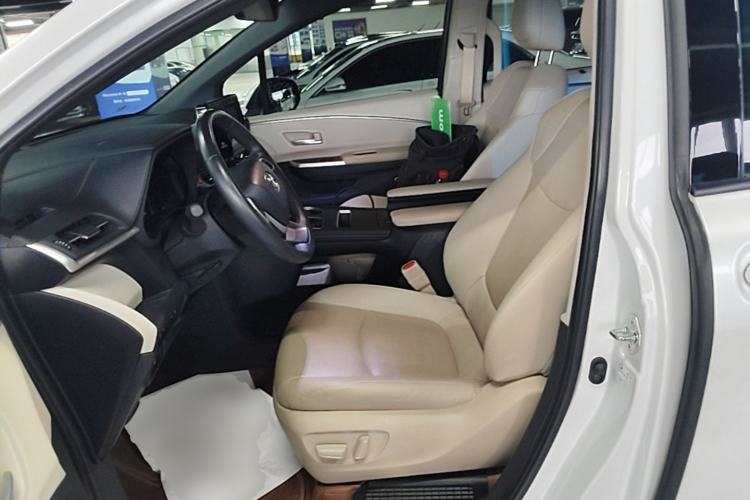 Used Toyota SIENNA 2023 2.5L Hybrid Luxury Edition Left Front Seat